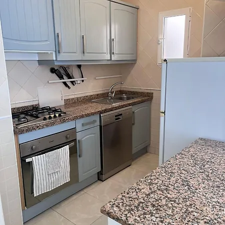 Ideal Modern Pool Clr Lägenhet